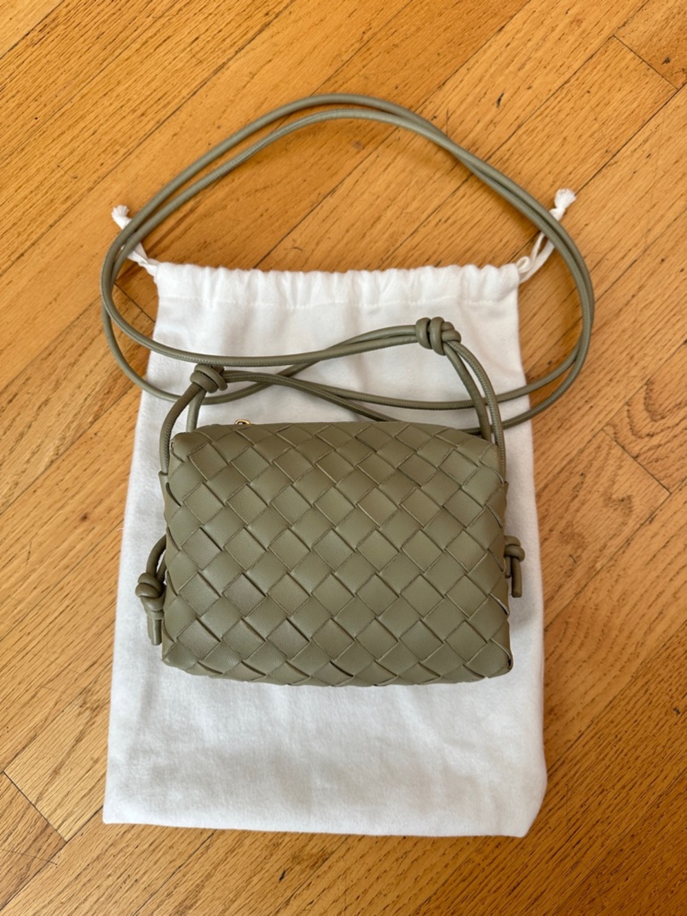 Bottega Veneta Intrecciato Camera